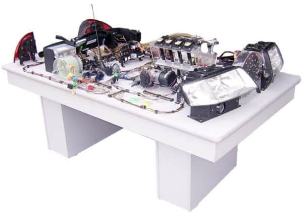 奧迪A6全車電路學(xué)生實(shí)習(xí)臺(tái)