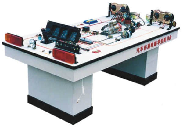 東風(fēng)、解放全車電路學(xué)生實(shí)習(xí)臺(tái)