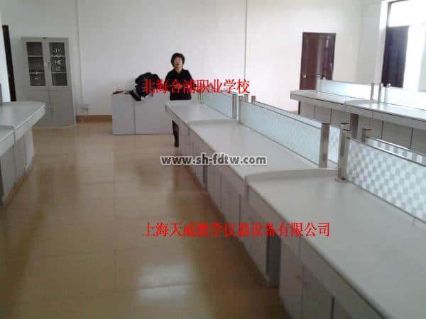 42座財務(wù)教學(xué)實驗教室設(shè)備(單排)