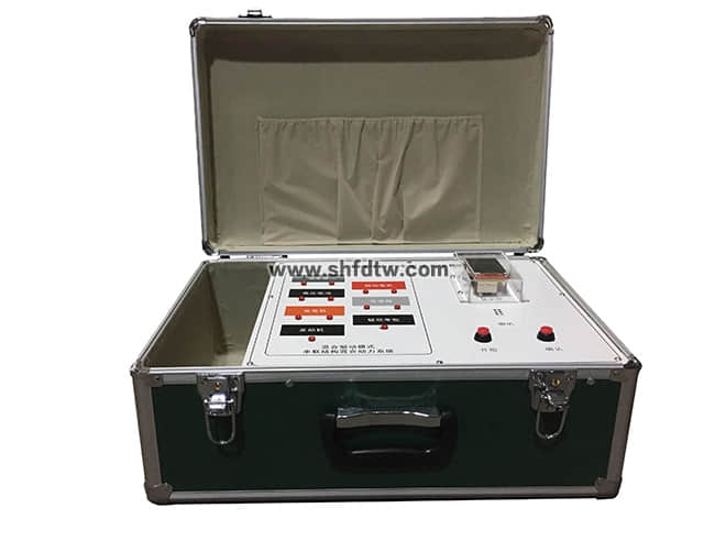 汽車電工智能判斷接線實(shí)驗(yàn)箱